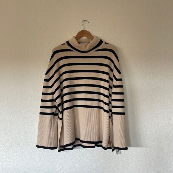 Cream and white striped sweater - Picture 1 of 3